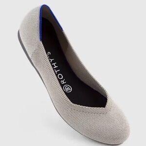 🤍 NWOT Rothy's Flats - Flax